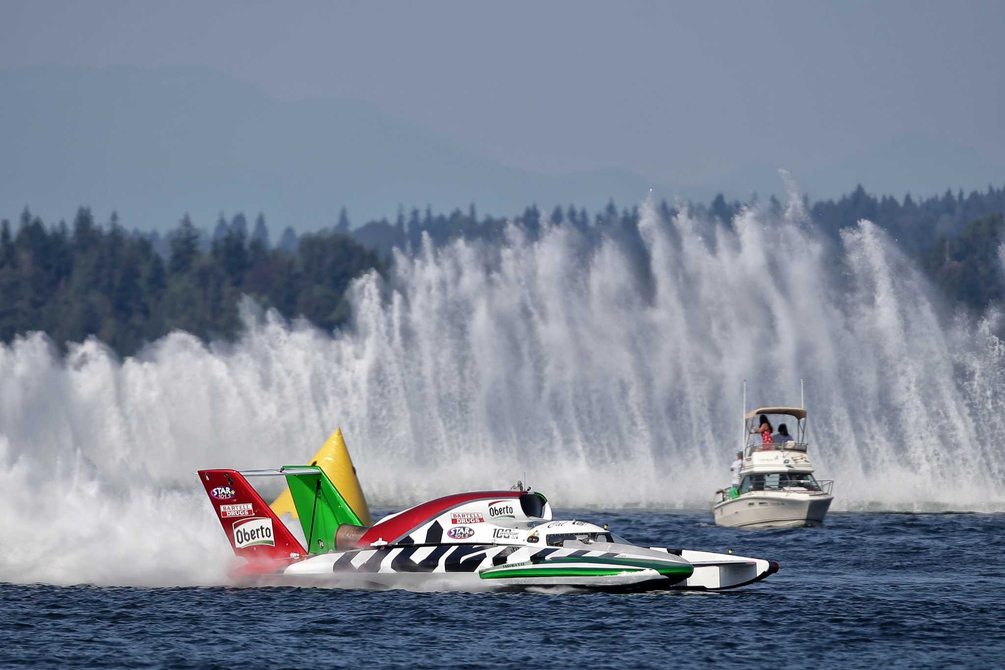 Watch Cal Phipps' flip in the Seafair Albert Lee Appliance Cup