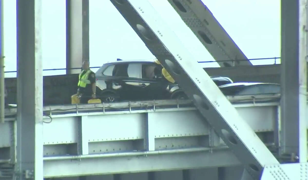 1 dead, two injured in fatal Bay Bridge shooting that leads to crash