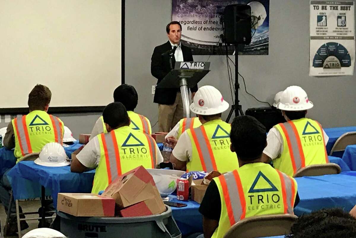 Houston mayor salutes student apprentices at TRIO Pre