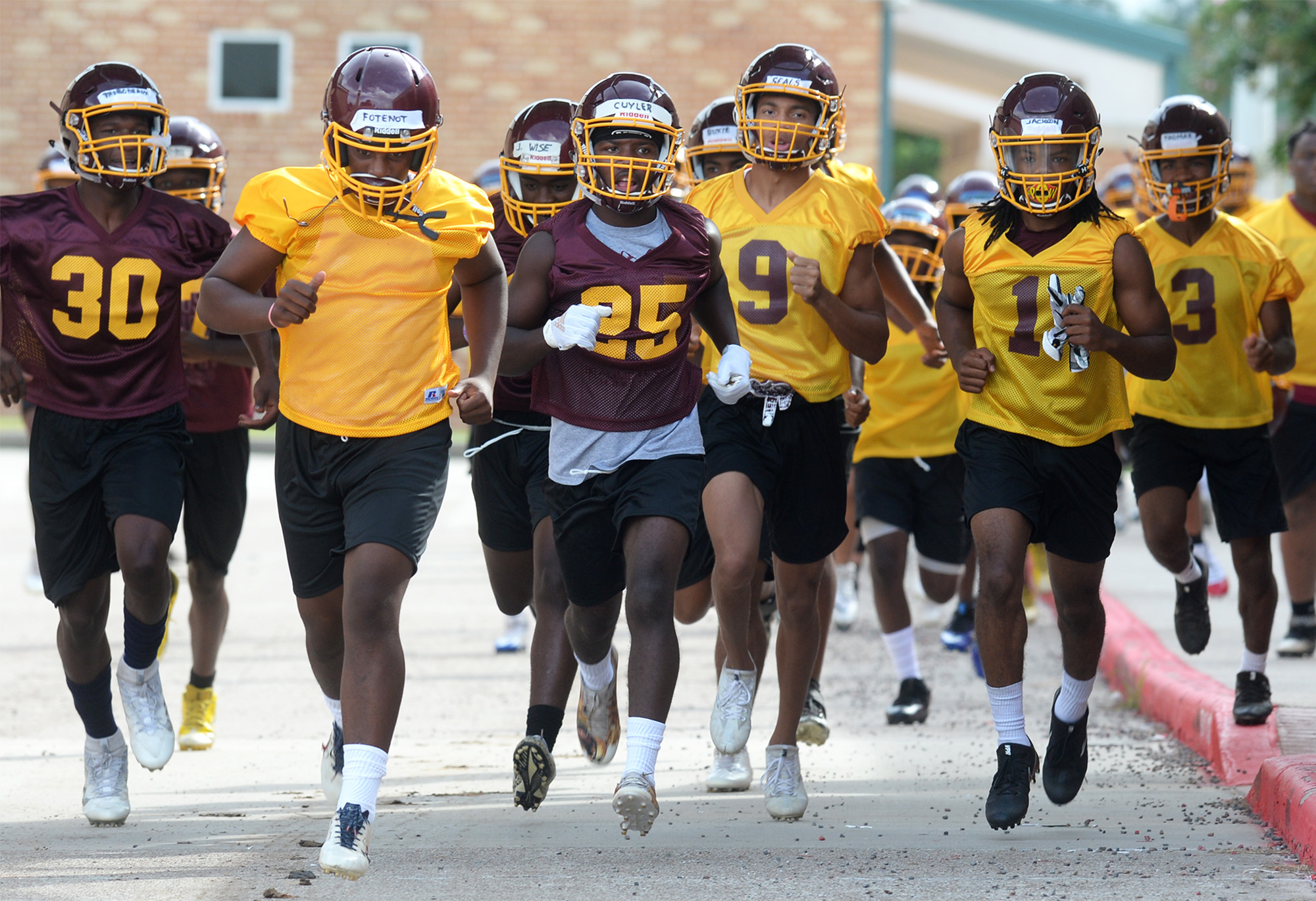 Harvey Still Impacting Local Football Teams Houston Chronicle
