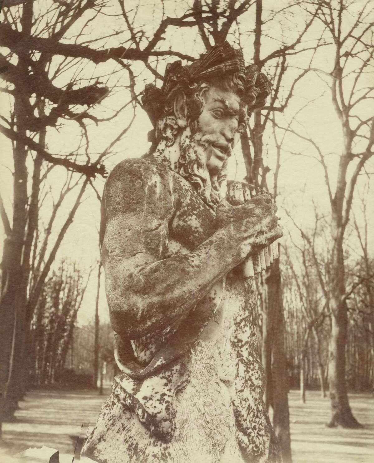 Eugène Atget, “Versailles (Faune)” (1901)