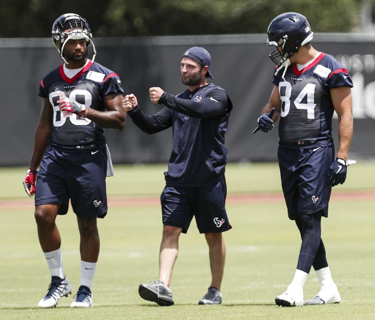PHOTOS: Memes that summarize the seasons for Texans, Cowboys fans  Houston Texans special teams assistant Wes Welker, center, works with tight ends Jordan Akins (88) and Ryan Griffin (84) during mini camp at The Methodist Training Center on Wednesday, June 13, 2018, in Houston. ( Brett Coomer / Houston Chronicle ) >>>Browse through the slideshow for a recap of the 2018-19 seasons for the Houston Texans and Dallas Cowboys with nothing but memes ... 