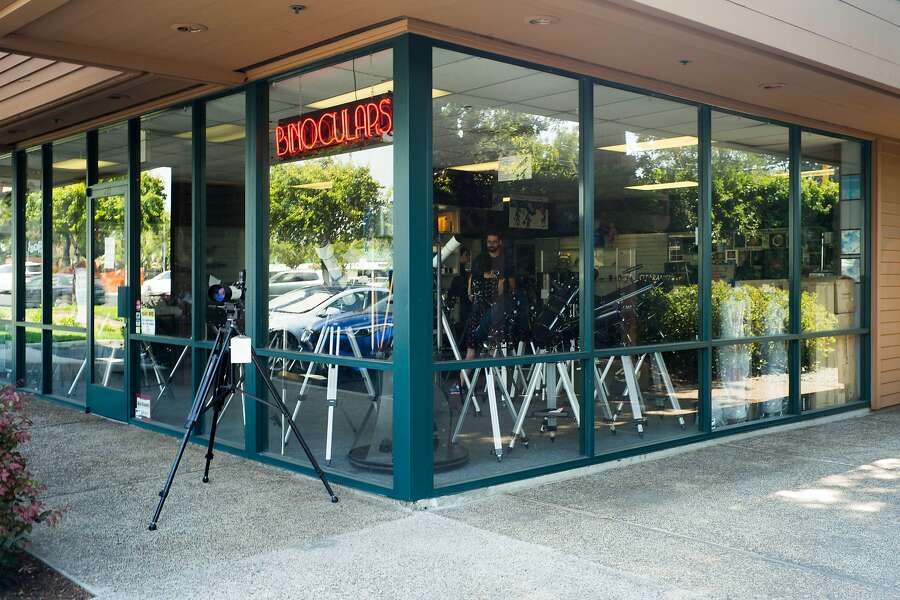 Stargazers beware there’s only one telescope store left in Bay Area