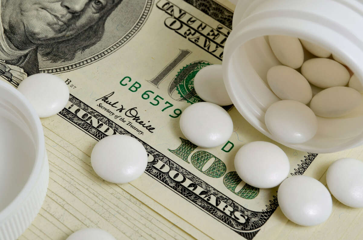 Promises by the pharmaceutical industry to contain prices are a familiar and fleeting phenomenon, say analysts who have watched the unstoppable rise in drug costs over the years.
