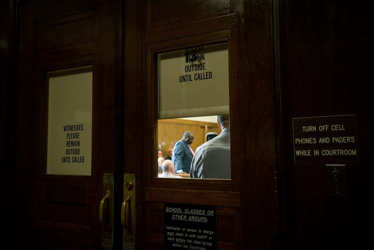 8月9日，加州奥克兰市雷内·c·戴维森法院举行了“幽灵船”火灾被告德里克·阿尔梅纳和马克斯·哈里斯的量刑听证会。