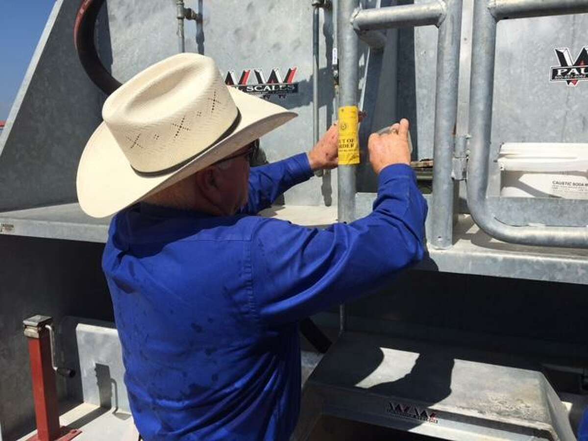 Texas Agriculture Commissioner Sid Miller has temporarily allowed the use of cattle fever tick spray boxes in South Texas after saying they were deadly to cattle and shutting them down.