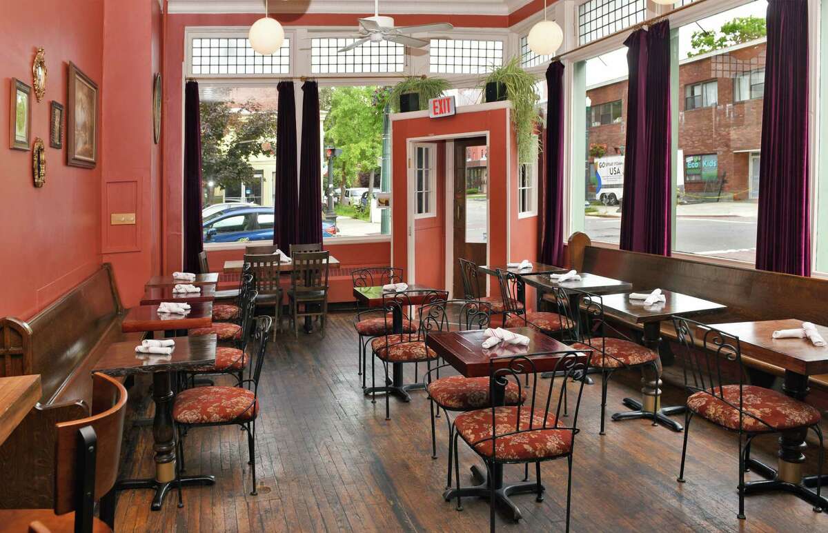 Restaurant review Plumb Oyster Bar in Troy