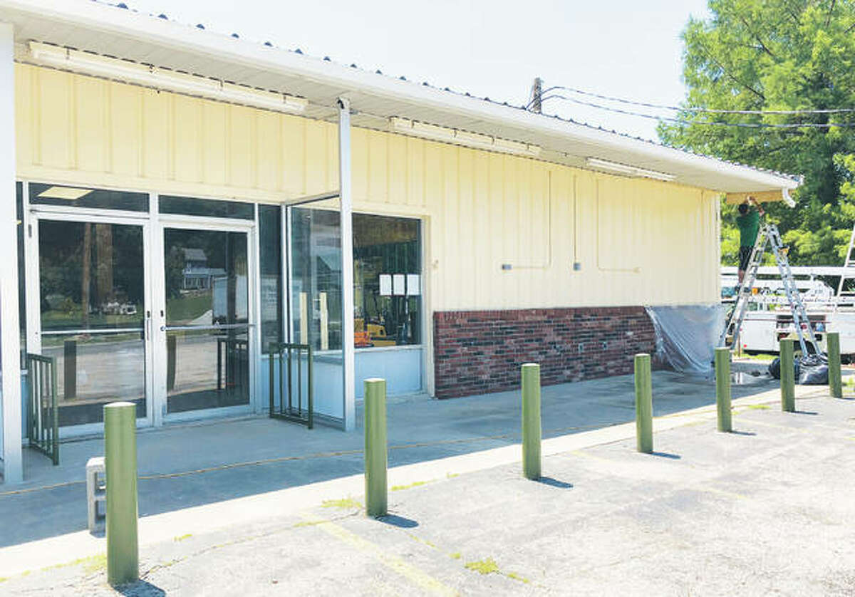 New grocery store opens in Grafton, the first in more than a decade