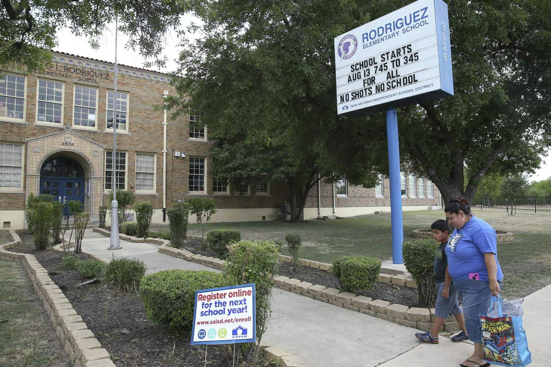 S.A. school district now has bus cameras