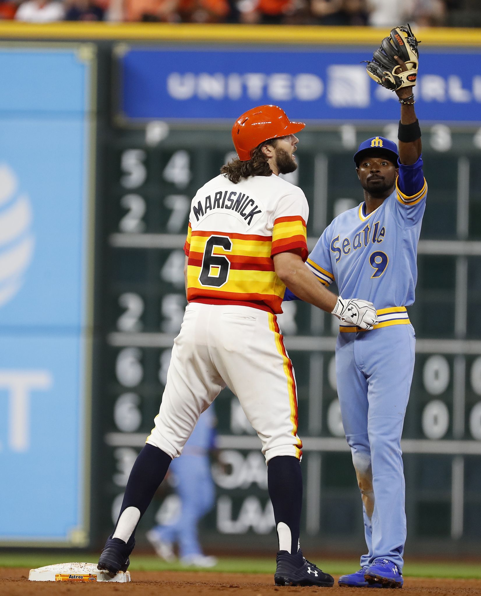 Jake Marisnick exits with injury, 05/09/2021