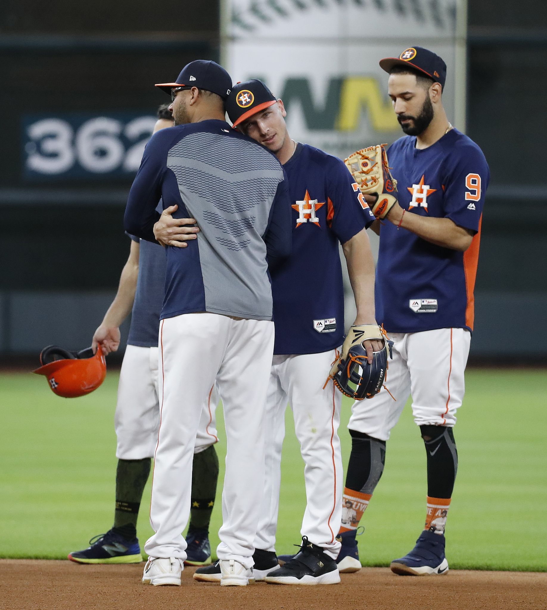 Astros' offense offers little support in loss to Mariners