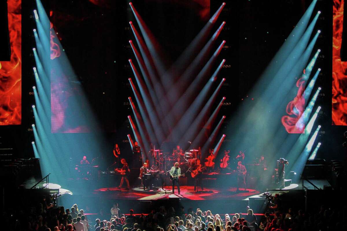 ELO’s return to Houston provides perfectly arranged escapism