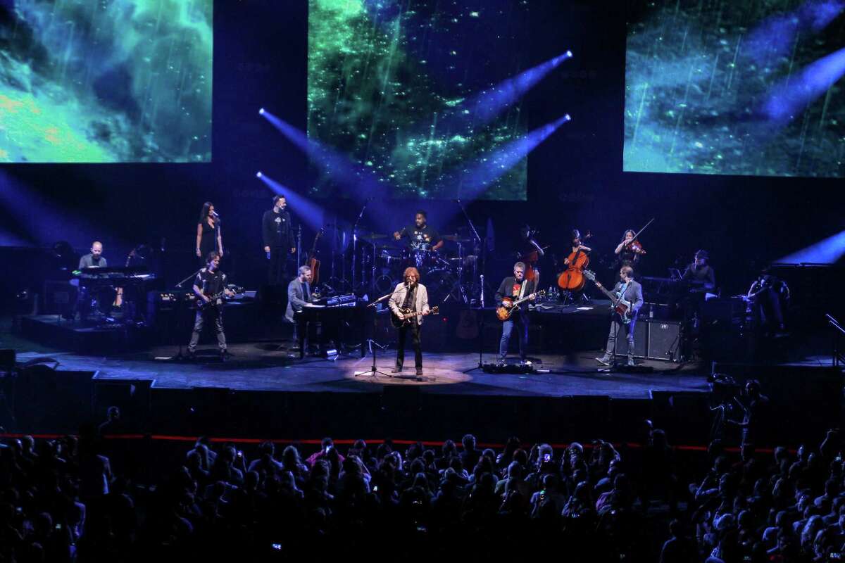 ELO’s return to Houston provides perfectly arranged escapism