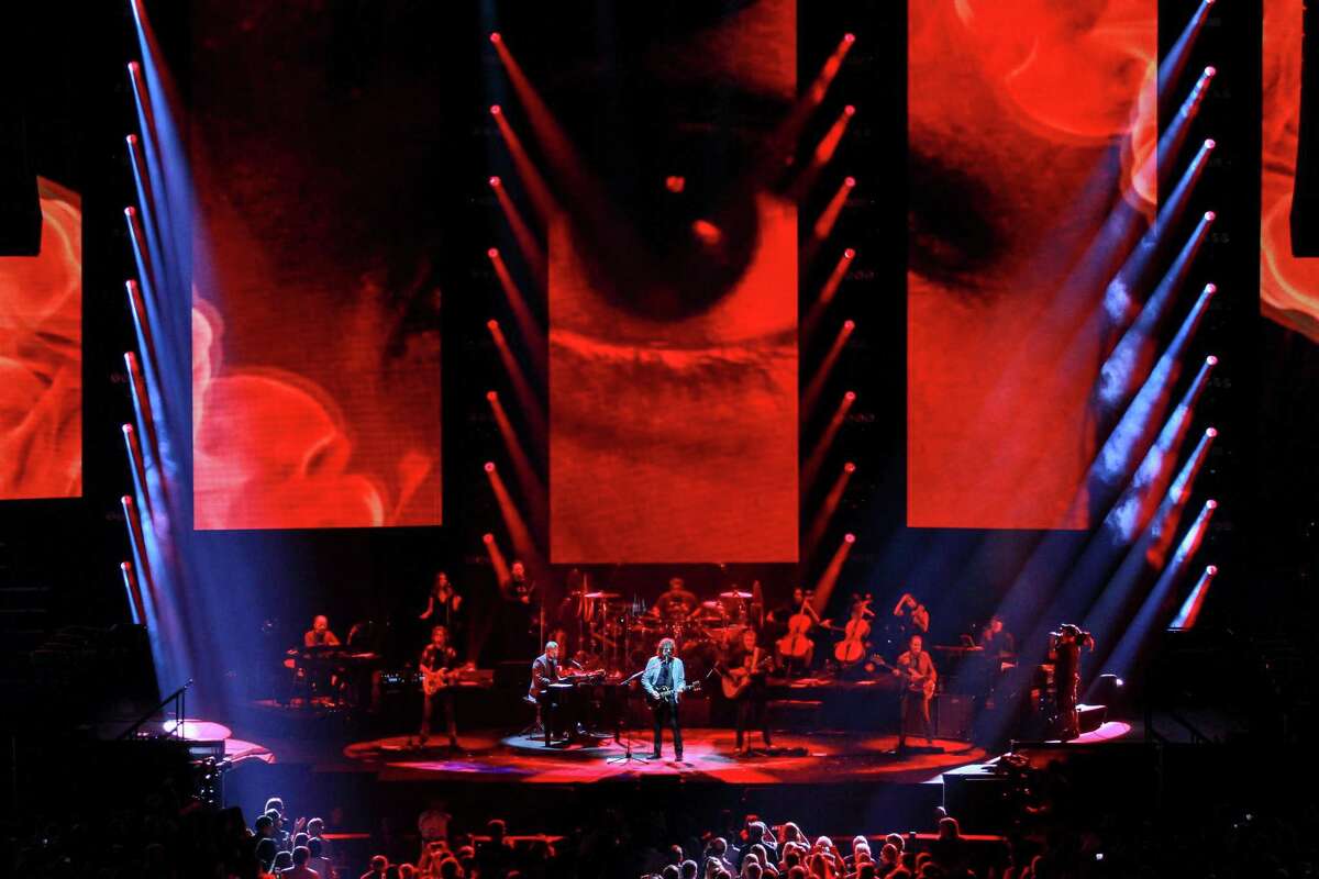 ELO’s return to Houston provides perfectly arranged escapism