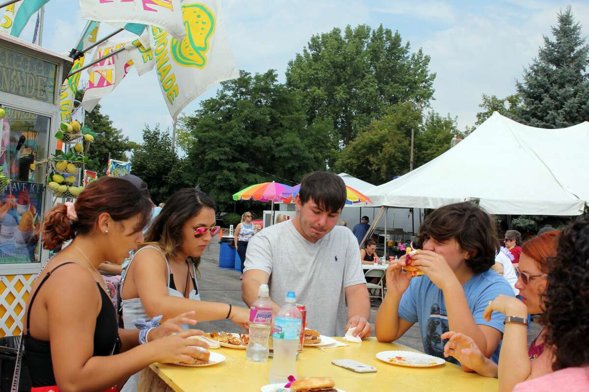 20th annual Cheeseburger in Caseville kicks off