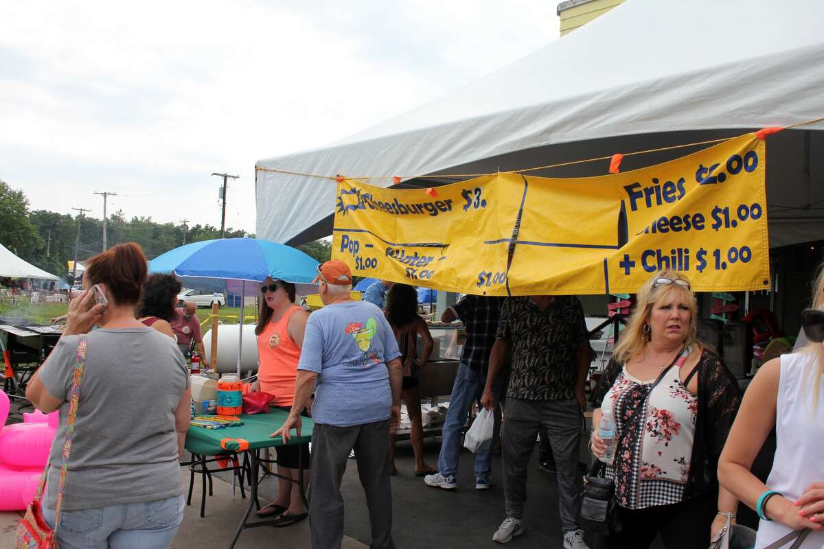 20th annual Cheeseburger in Caseville kicks off