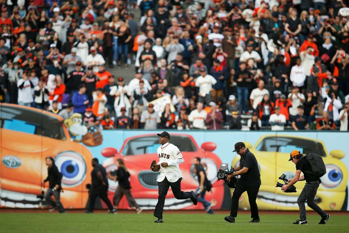 Barry Bonds' No. 25 jersey to be retired by Giants this season