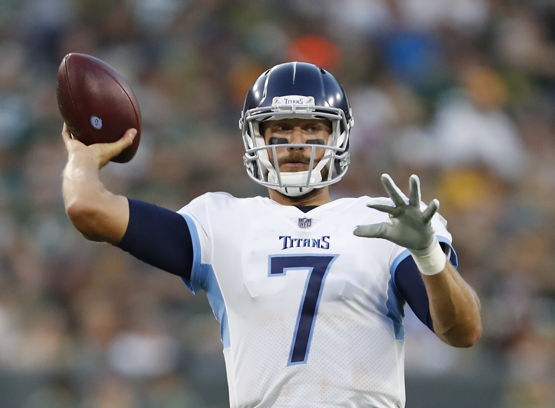 Unlike Blaine Gabbert, Jake Locker making steady progress for Titans