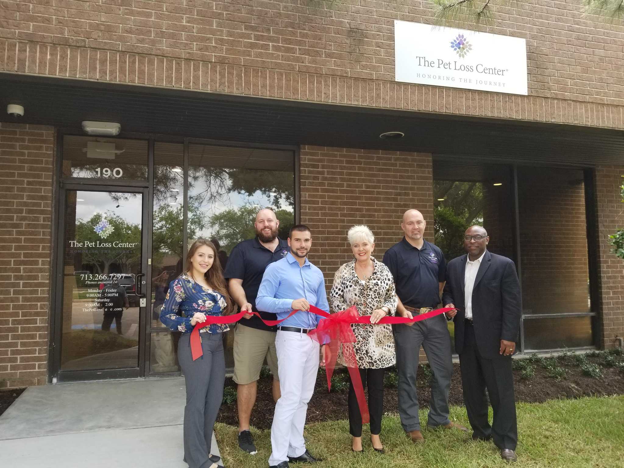 Pet Loss Center opens its doors in Memorial