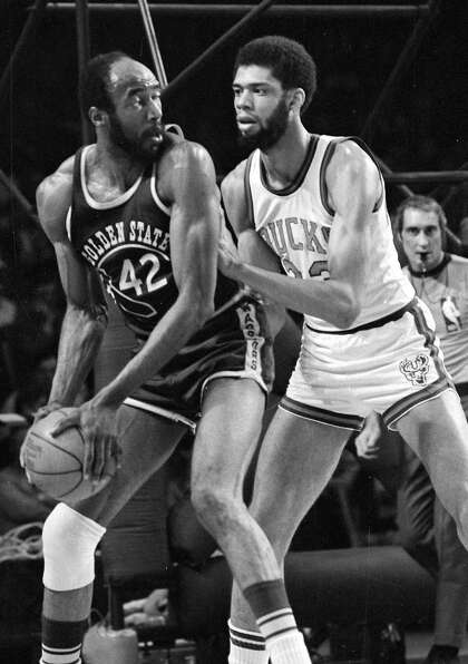 Nate Thurmond backs up Kareem Abdul-Jabbar.