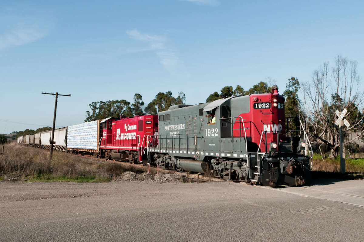 Northwestern Pacific No. 1922 runs freight near Petaluma, Calif., in 2011.