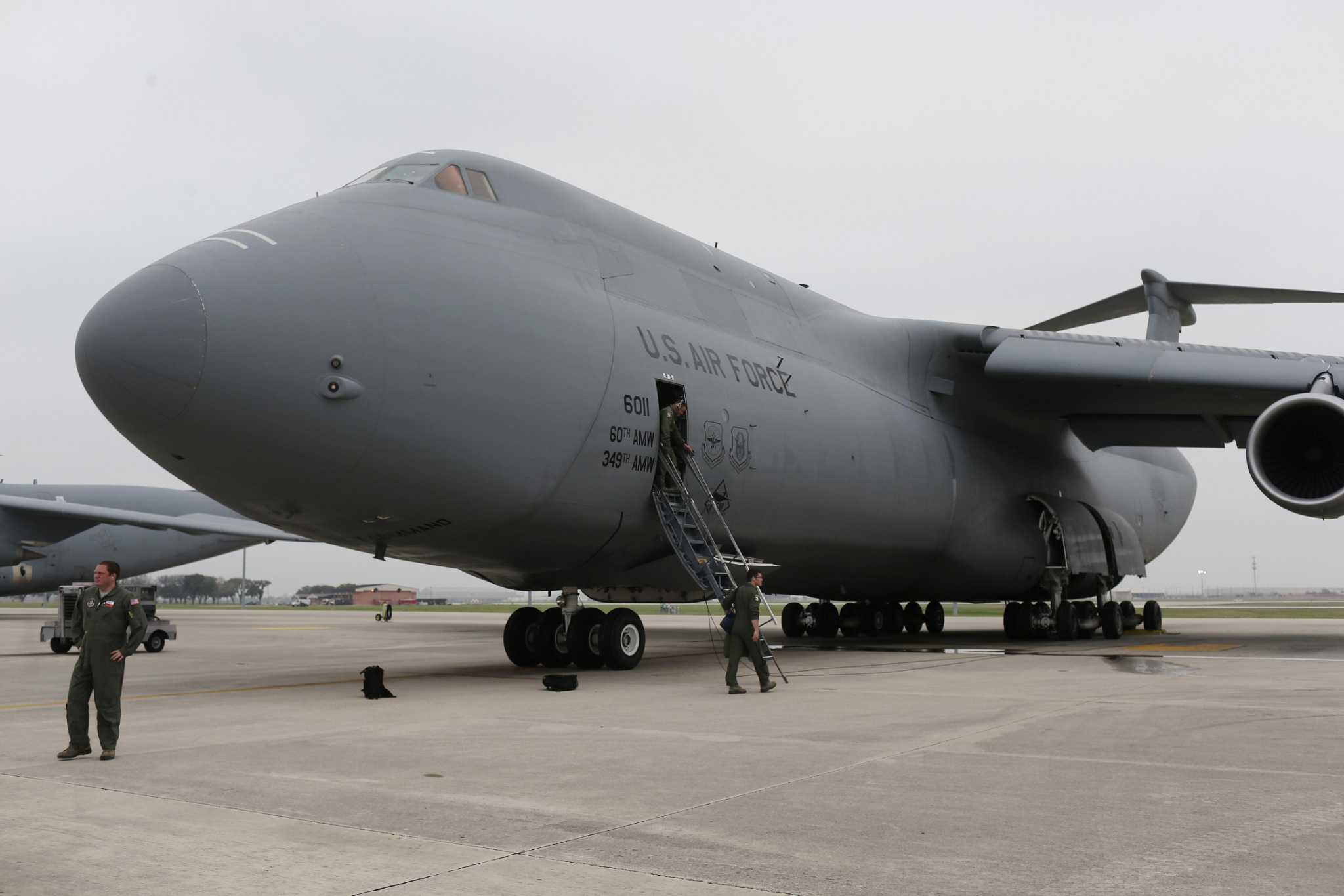 Video Surfaces Of Massive C 5 Cargo Plane Landing In San Antonio Without Nose Gear 5267