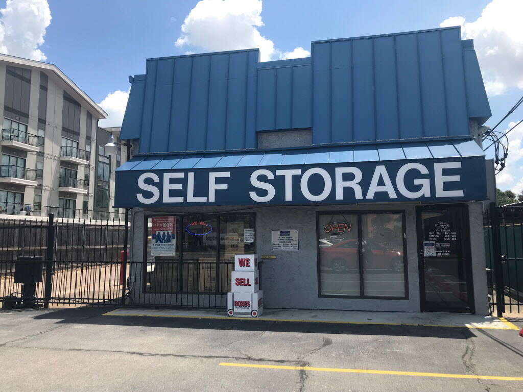 Hpd Investigating Case Of Skeletal Remains Found In West Houston Human Remains Were Found At This Self Storage Unit On Westheimer Tuesday Aug