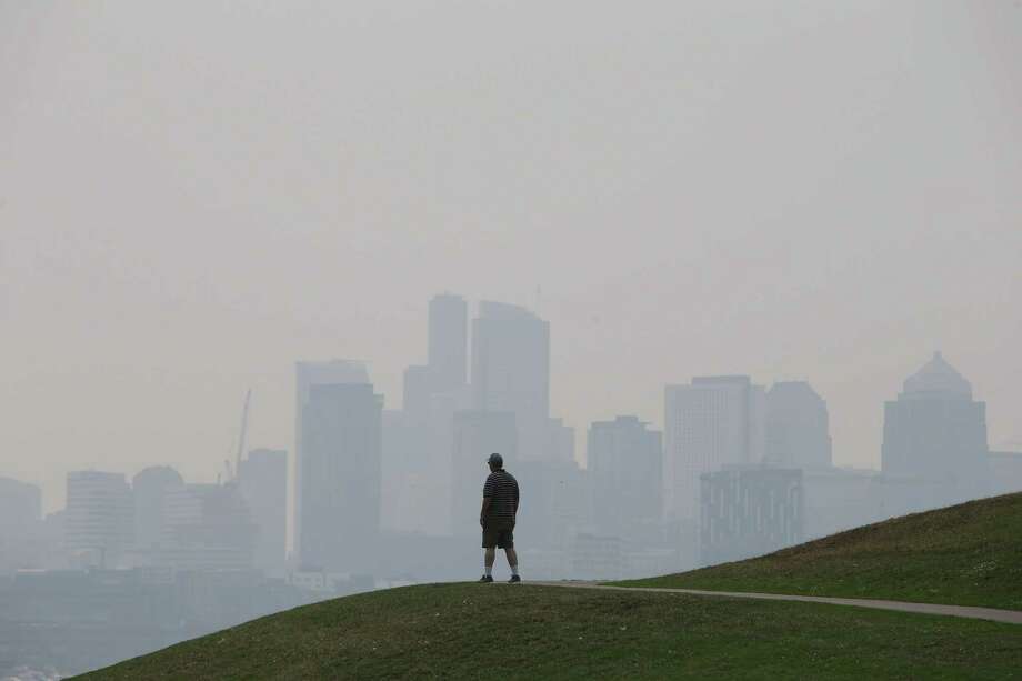 How harmful is it to breathe the wildfire smoke blanketing Seattle