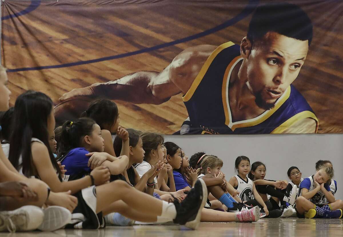 Stephen Curry supports women’s game by hosting girls camps in Walnut Creek