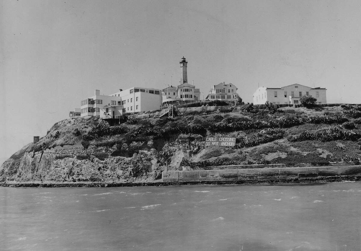 从南边看阿尔卡特拉斯联邦监狱，摄于1952年3月9日