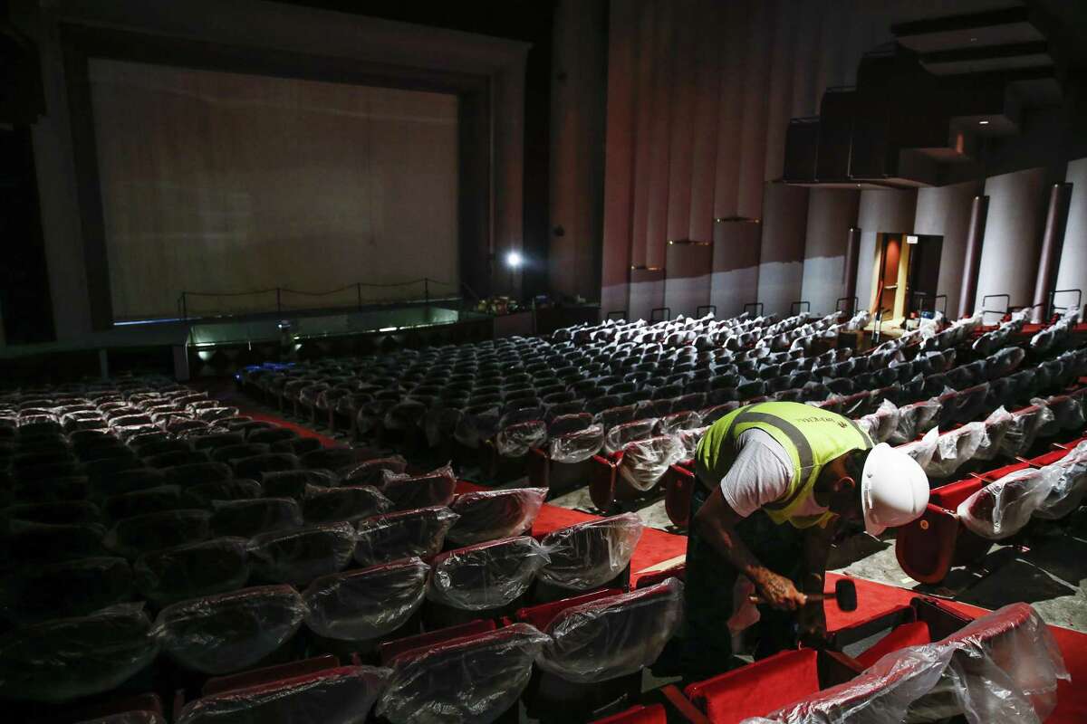 The Wortham Theater Center reopens with sold-out crowd a year after Harvey