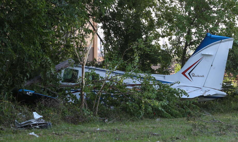 Pilot Walks Away From Crash Landing Near La Porte Airport - Houston ...