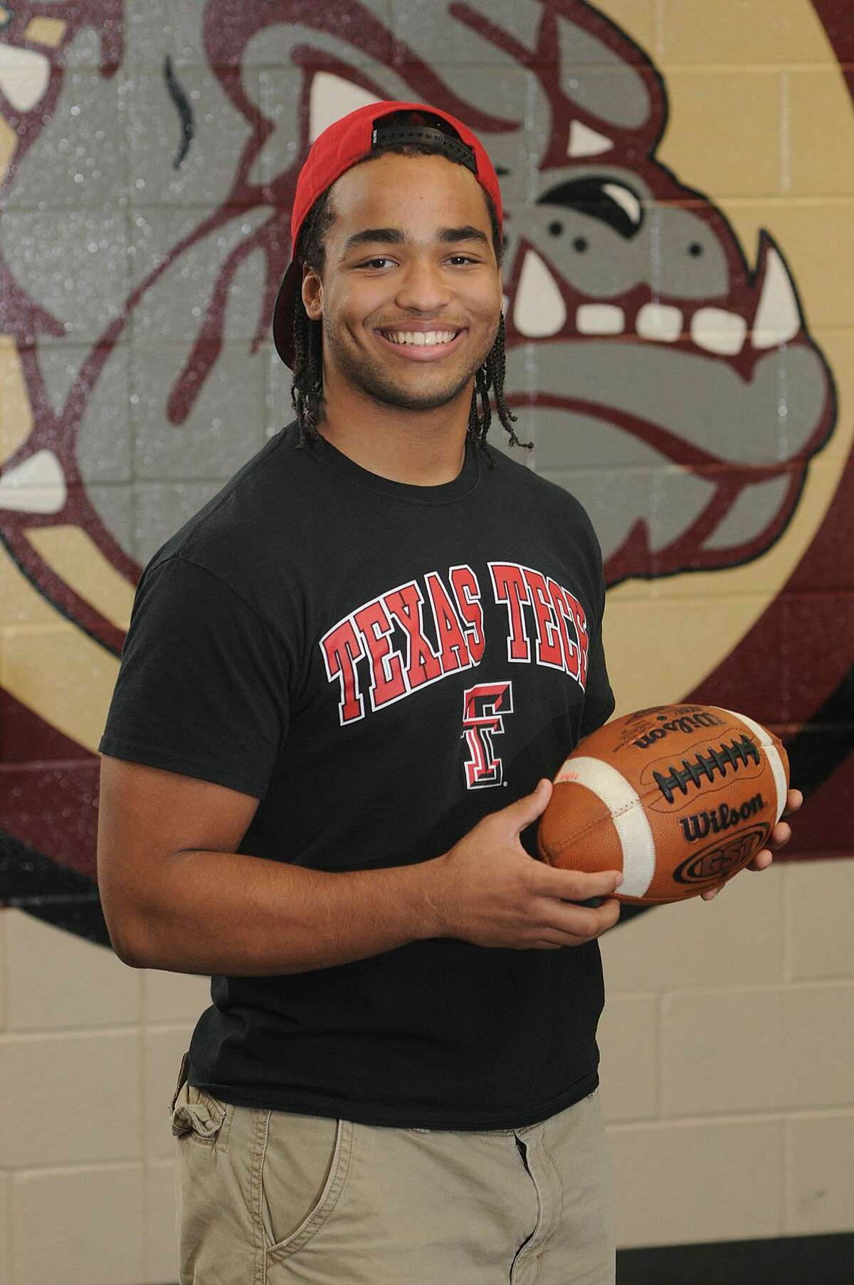 Former Summer Creek player Dakota Allen goes from ‘Last Chance U' to