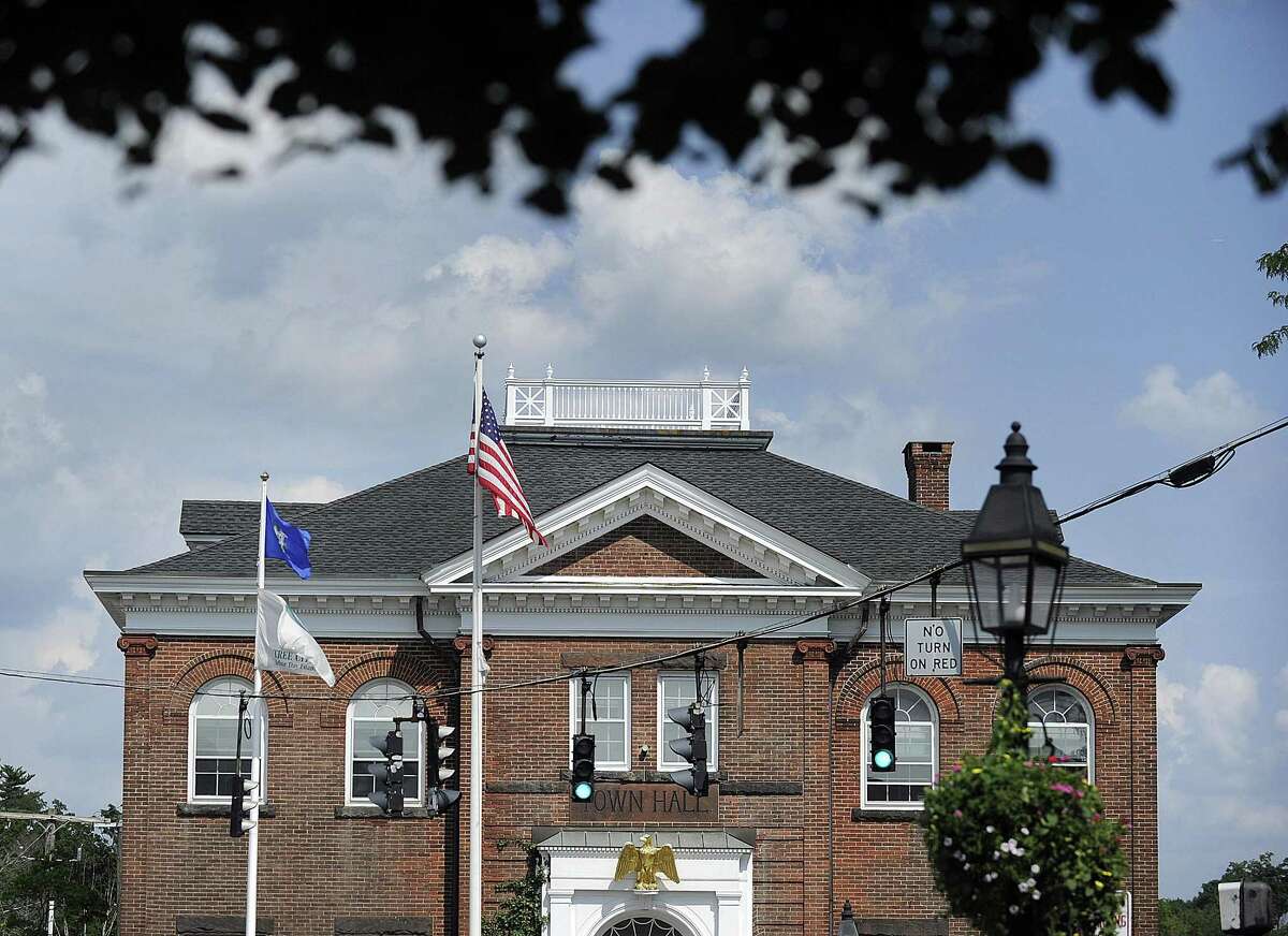 Ridgefield Town Hall gets its widow’s walk back
