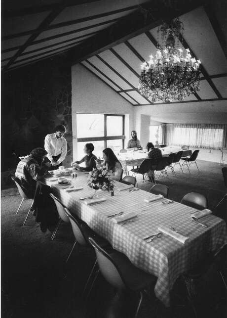 A dining room at Apollo, the Fellowship of Friends’ headquarters in Oregon House (Yuba County). Photo: Gary Fong / The Chronicle 1981