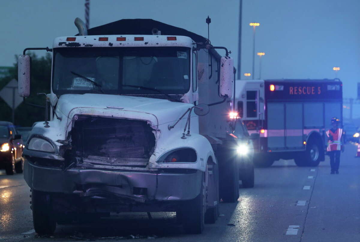 Wreck closes eastbound Katy Freeway at Fry Road