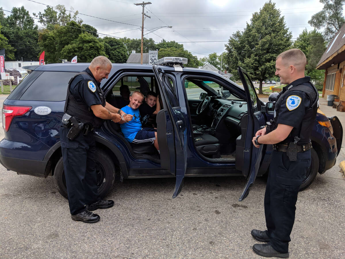 Gladwin police take on youth with ice cream