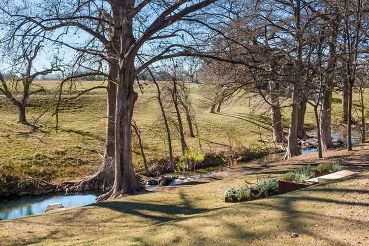 'Coolest' Bed And Breakfast, 45 Minutes From San Antonio, On The Market ...