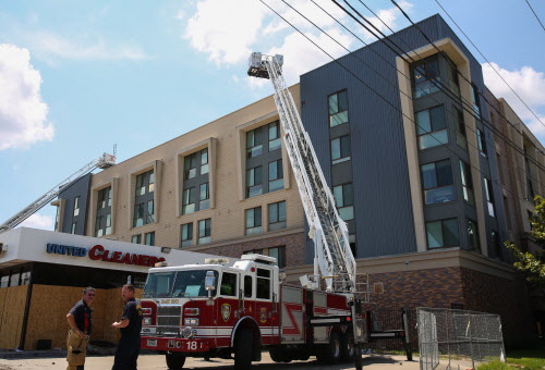 Veterans flee Midtown apartment fire