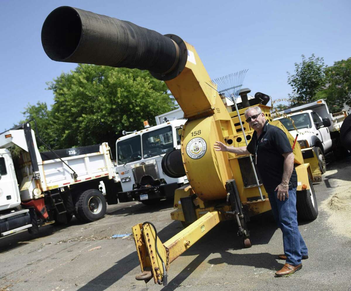 Stamford reps sign letter to ensure looseleaf pickup