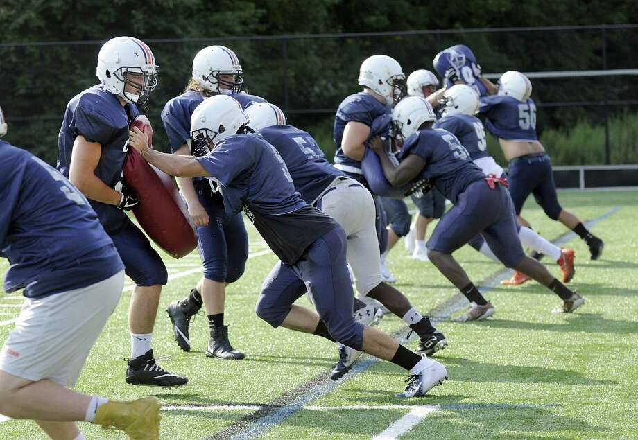 WestConn football team hungry for third straight win - StamfordAdvocate