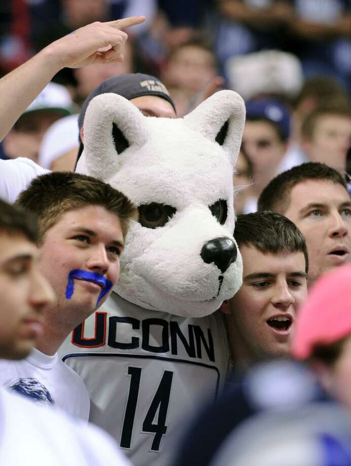 UConn touts its new freshman class - Connecticut Post