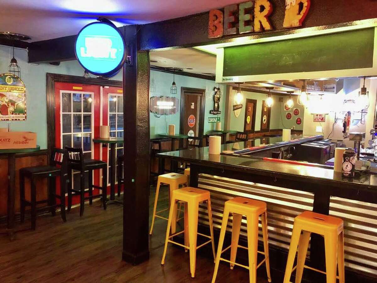 Hubcap Grill's new Seabrook location now open