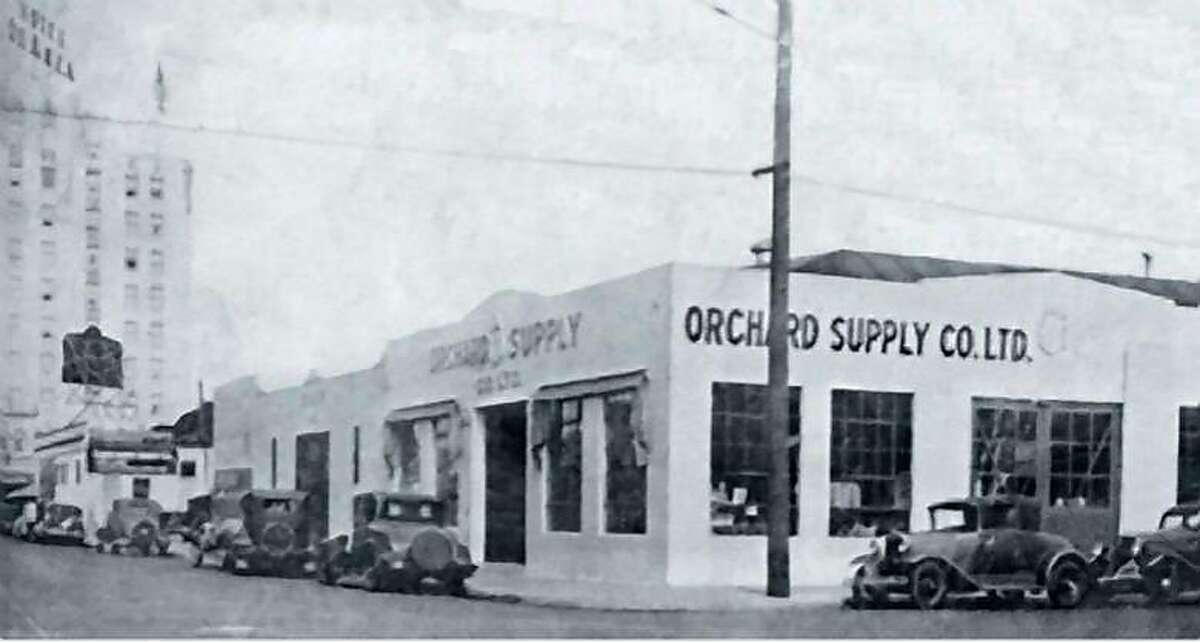 1933, Orchard outgrows Bassett Street location and moves to 44 Vine Street near the De Anza hotel. Orchard Supply Co. Ltd. features off-street parking and an adjoining warehouse.