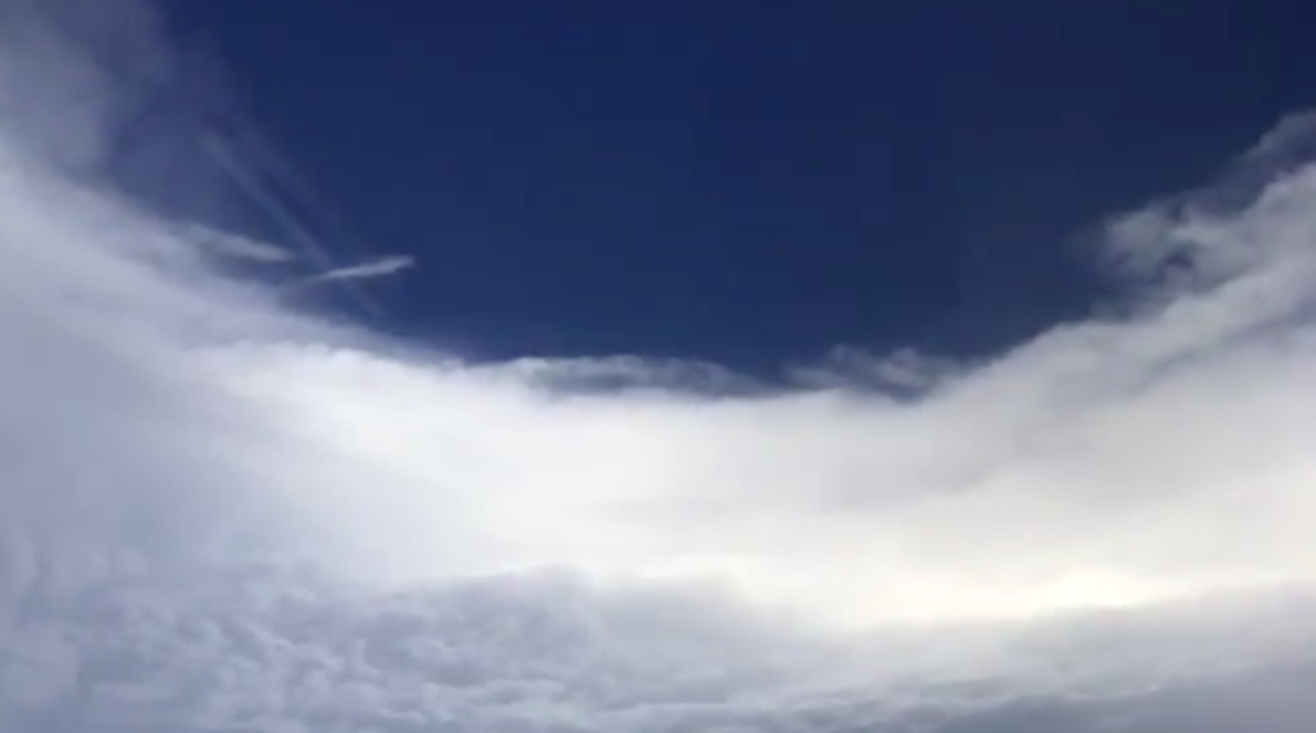 Video shows plane flying into eye of Hurricane Lane as it barrels ...