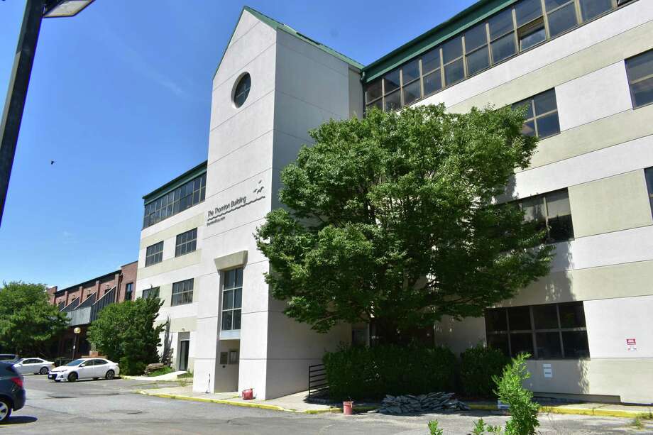 local leasing rebounds, but with few big deals