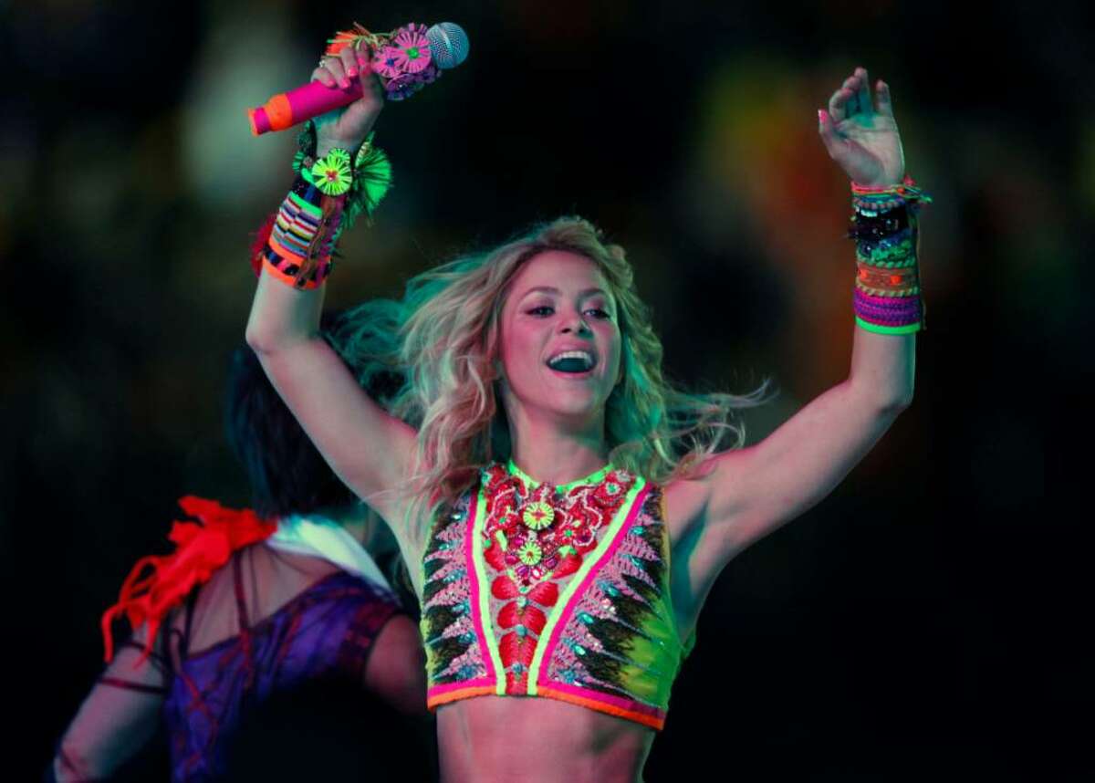 Shakira delights fans at World Cup close