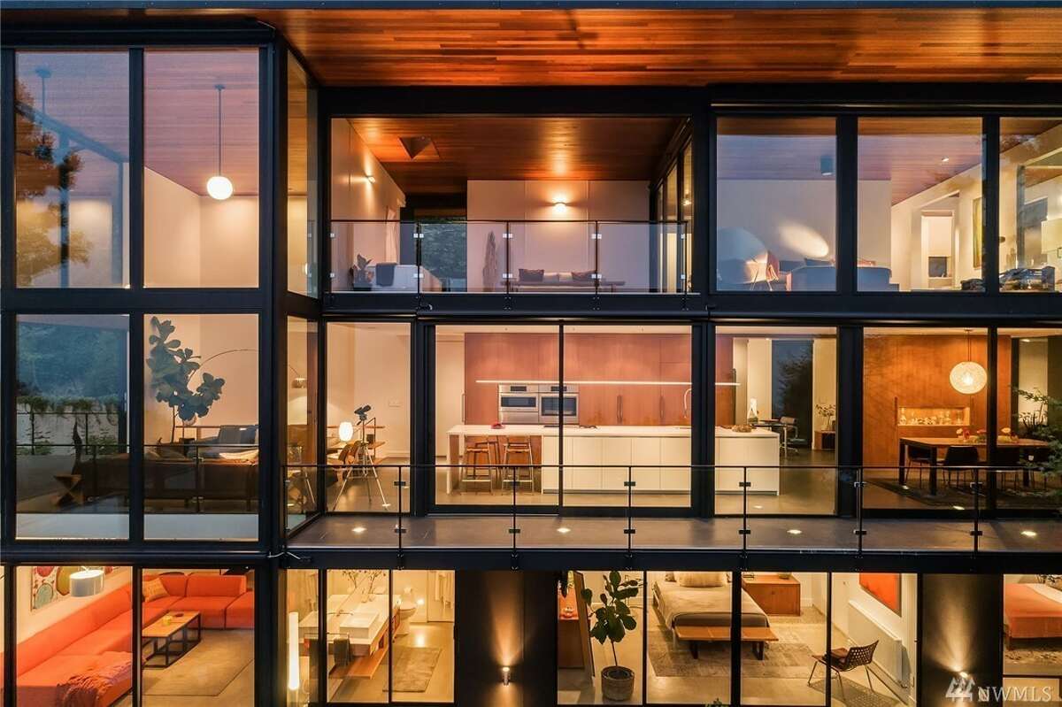 Modern luxe framed in glass comes with jaw-dropping views and a $3.185M price tag.
