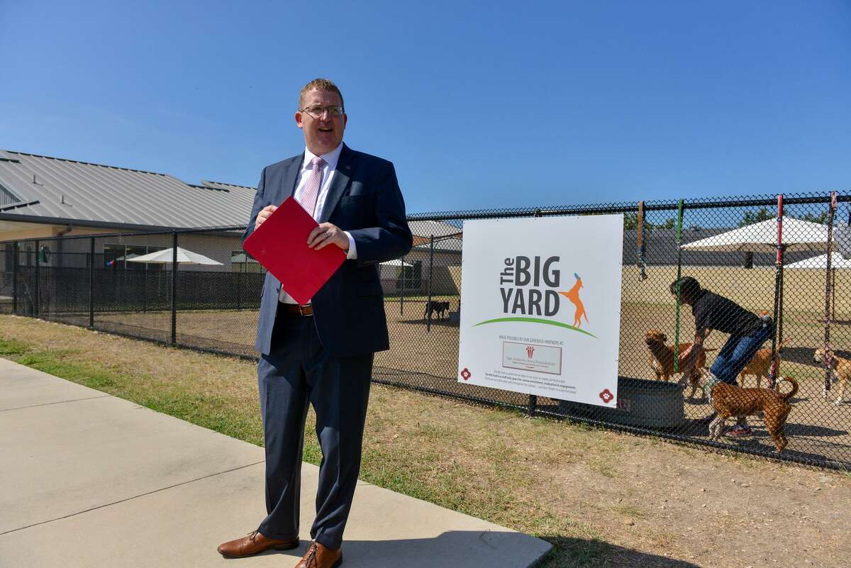 Heber Lefgren, director of San Antonio’s Animal Care Services, speaks during a media tour of the agency’s new Big Yard, a training and activity area for dogs, in 2018.