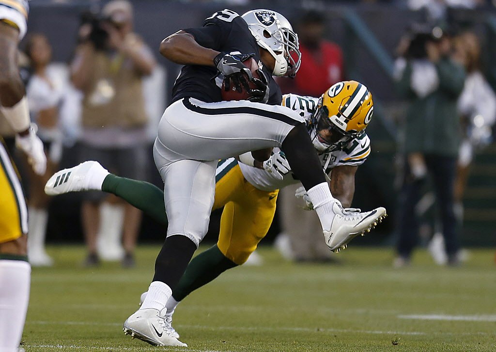 Raiders WR Amari Cooper delivers preseason highlight